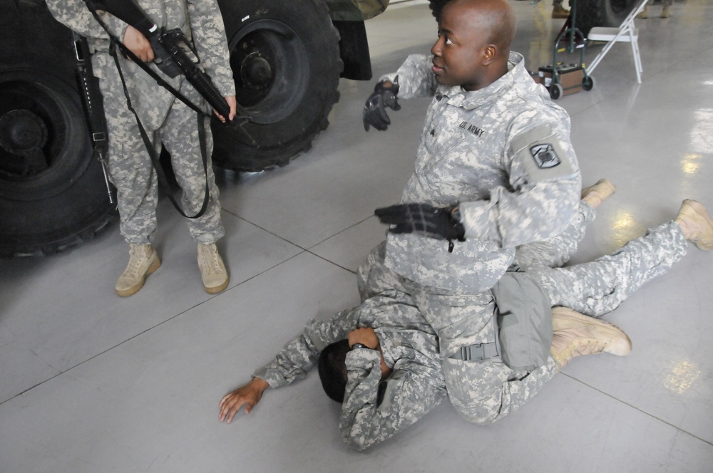 501st STB Soldiers practice prisoner detention techniques