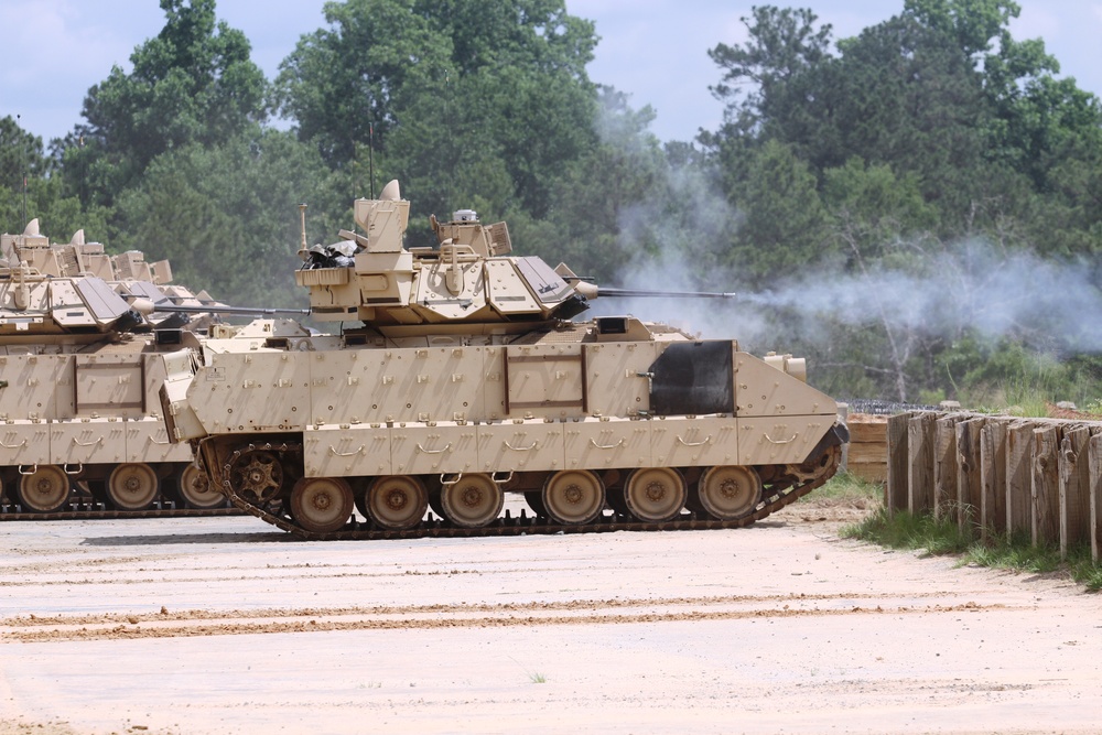 Can Do Battalion completes tank, Bradley gunnery