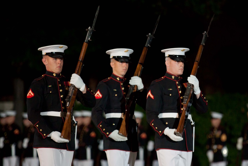 DVIDS - Images - Marine Barracks Washington Parade [Image 12 of 25]