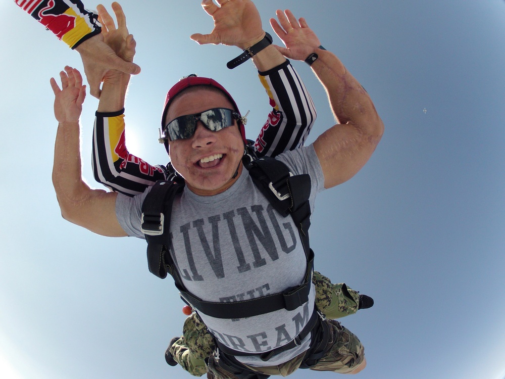 Cpl. Kyle Carpenter skydiving in 2011, post-injury