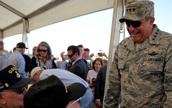 Hundreds of paratroopers jump for D-Day Anniversary