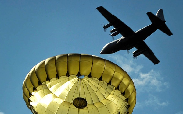 Hundreds of Paratroopers jump for D-Day Anniversary