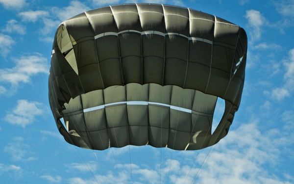 Hundreds of paratroopers jump for D-Day Anniversary