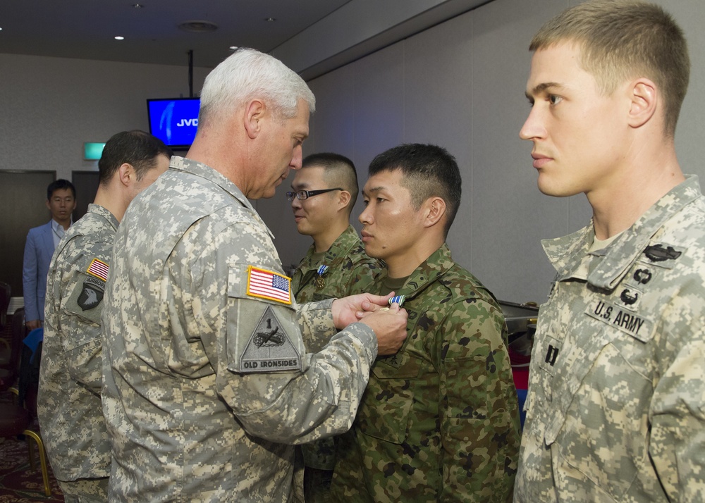 Imoto presented U.S. Army Achievement Medal