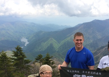 Bilateral hiking team rescue severely injured hiker