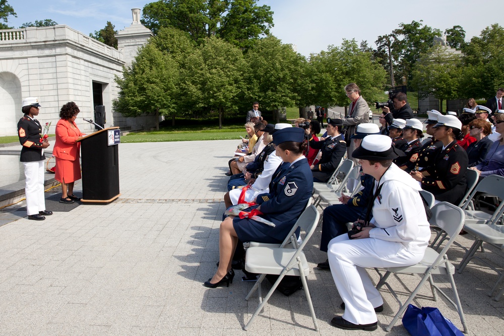 Women in Military Service for America Memorial Wreath Laying