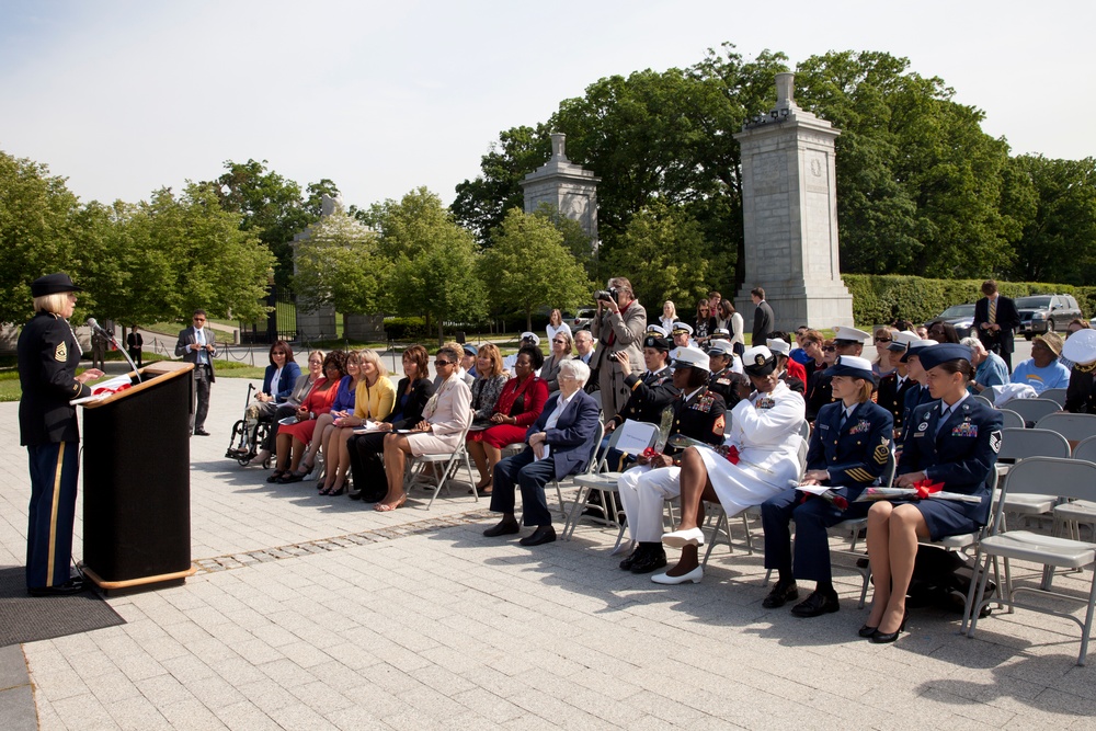 Women in Military Service for America Memorial Wreath Laying