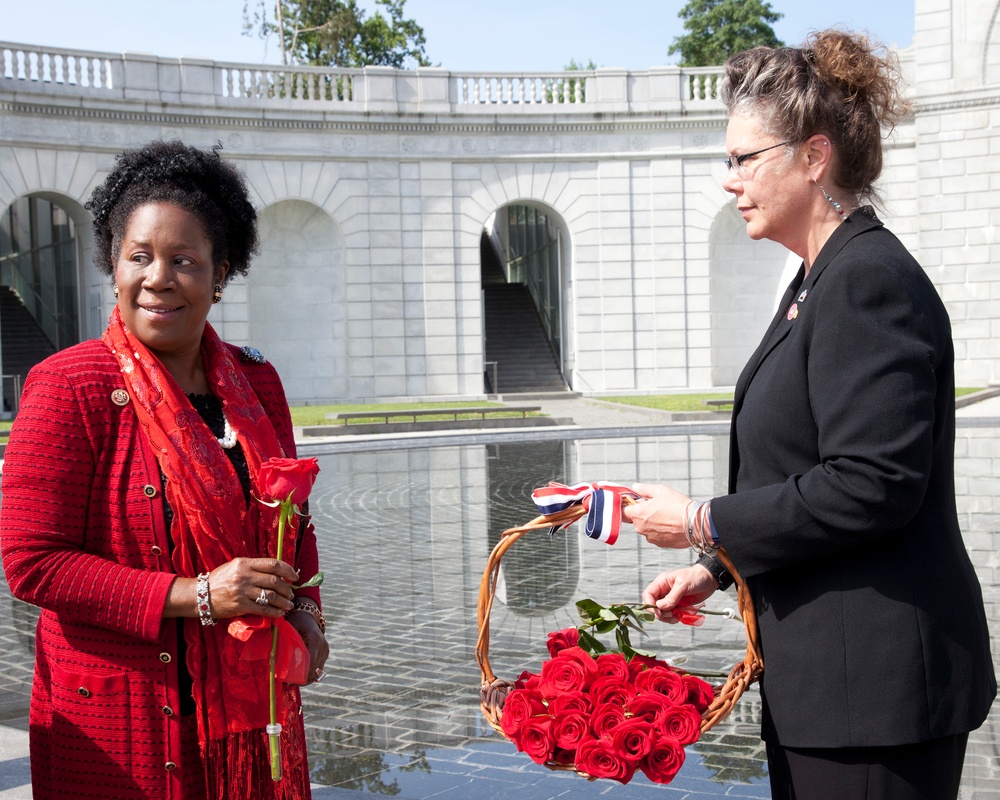 Women in Military Service for America Memorial Wreath Laying