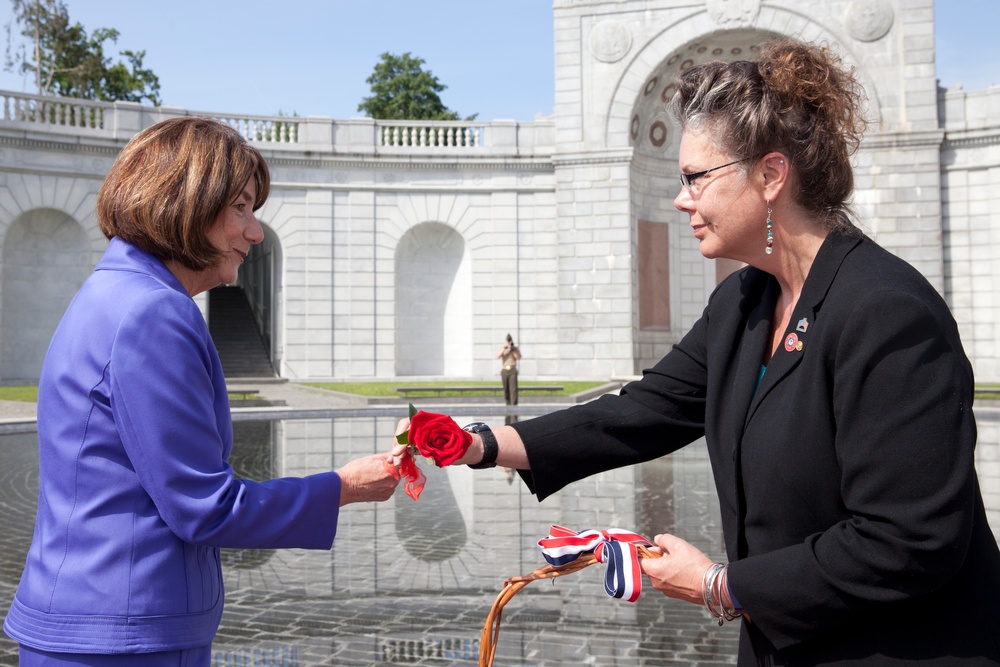 Women in Military Service for America Memorial Wreath Laying