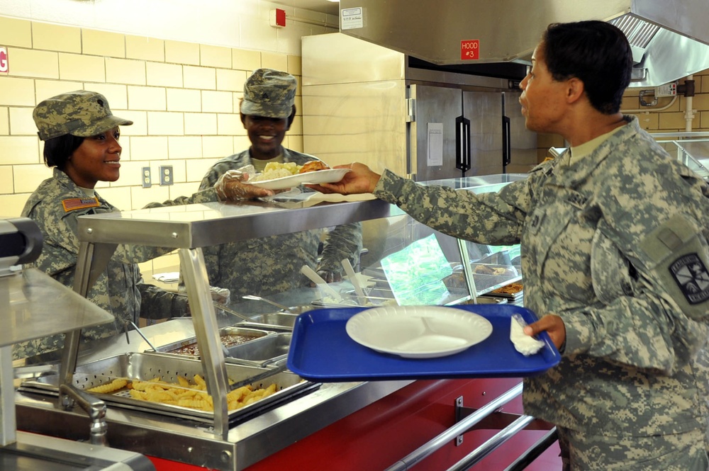 Army Reserve cooks get back on the line