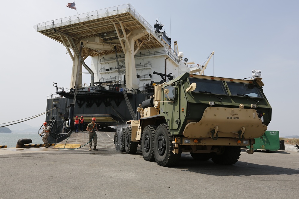 Maritime prepositioning ships give Marines Asia-Pacific advantage