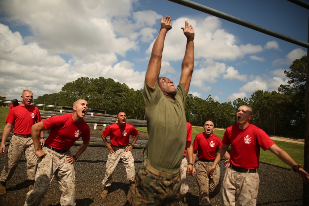 Photo Gallery: Marine recruits get fit on Parris Island obstacle course