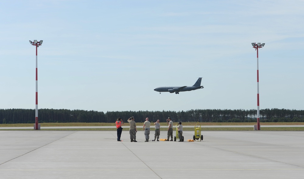 Maintainers keep 351st EARS-Poland aircraft flying