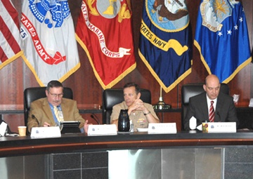 DLA, medical industry leaders find new ways to save money