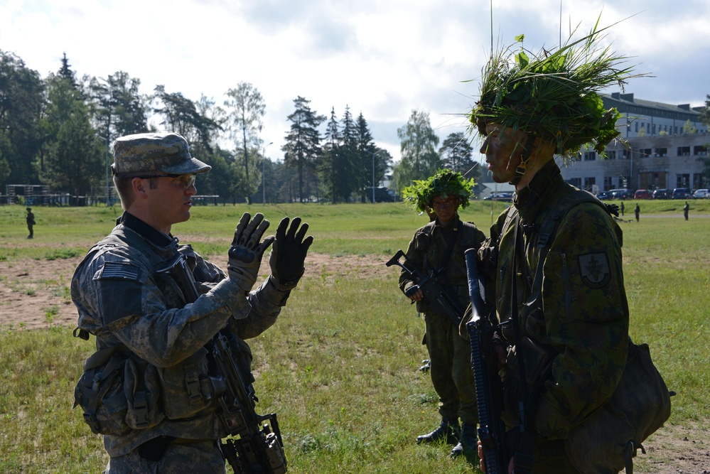 173rd Airborne assists with Lithuanian basic trainees