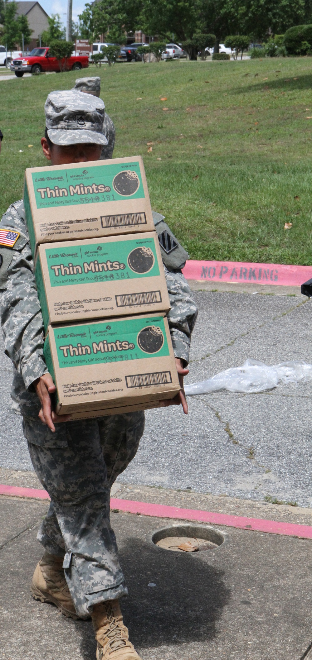 ‘Hugs for Soldiers’ deliver Girl Scout cookies to Soldiers