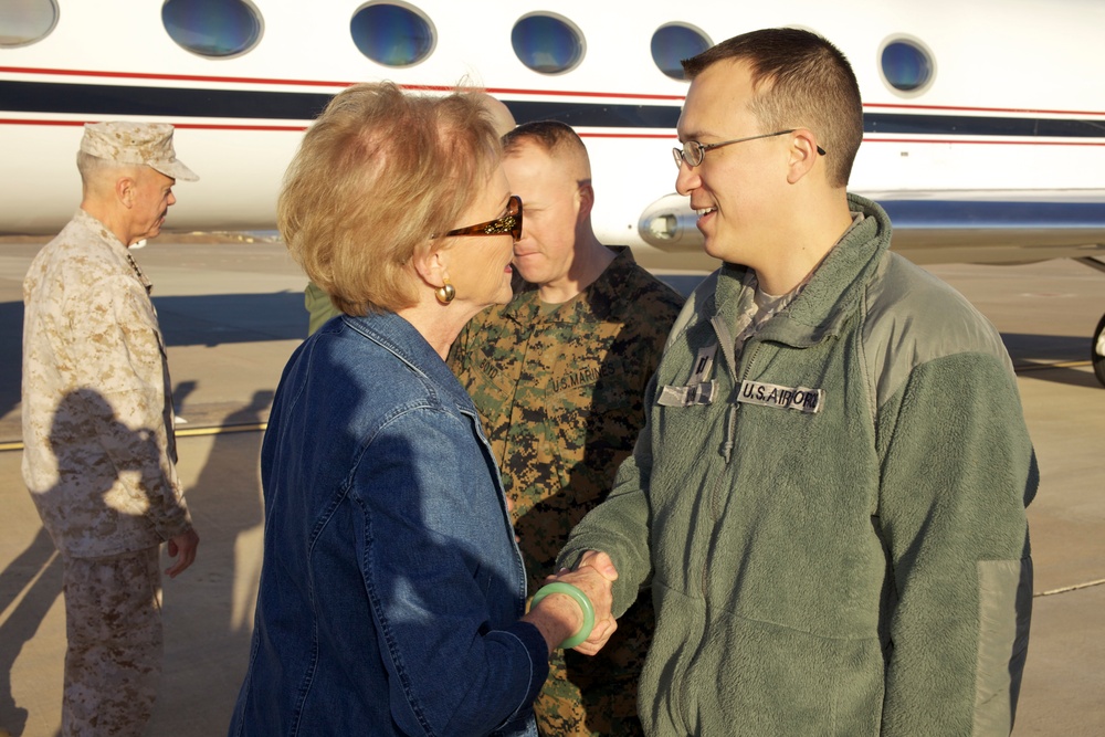 Bonnie Amos greets an Air Force captain