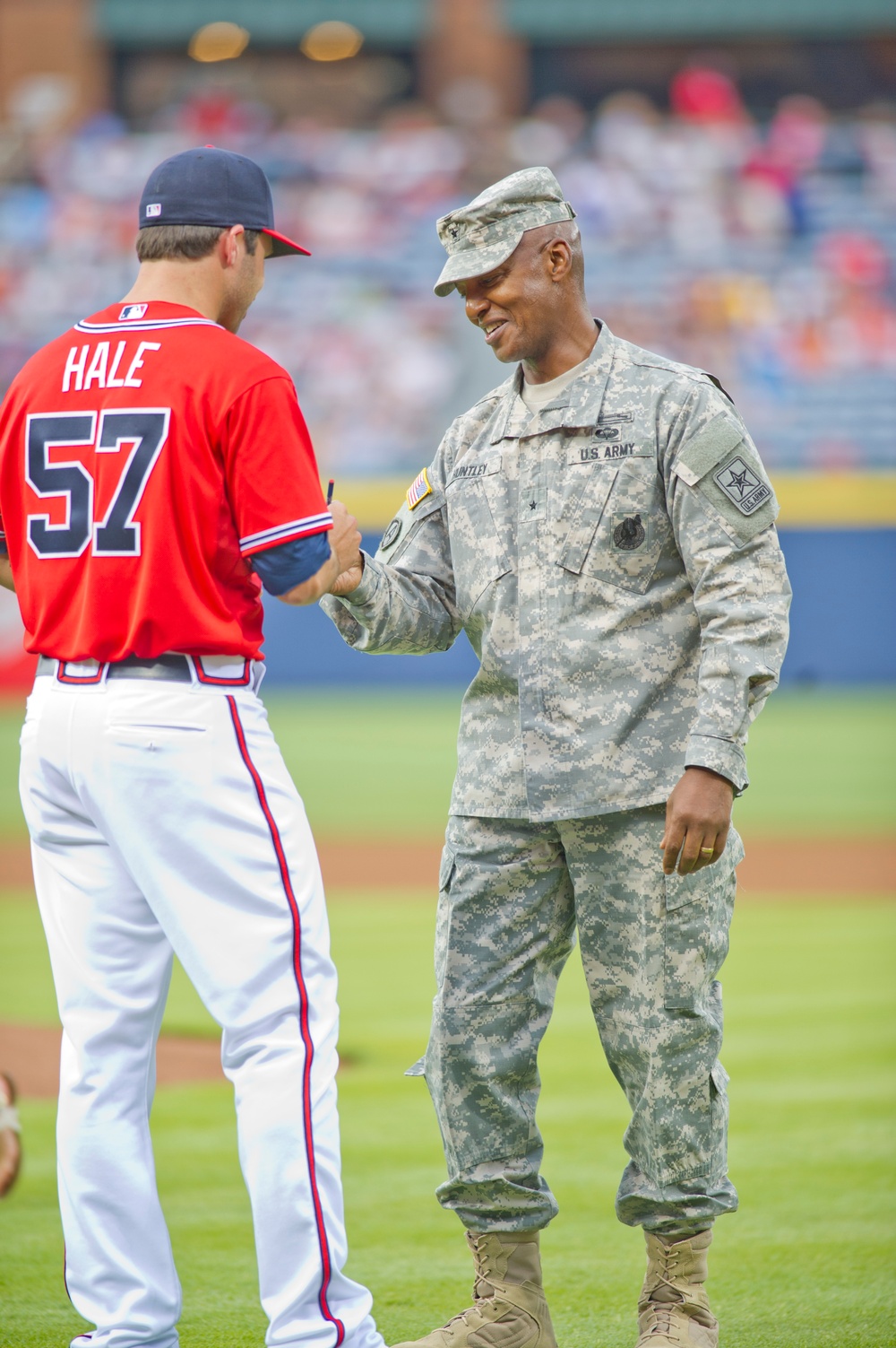 Atlanta Braves honors US Army's 239th birthday