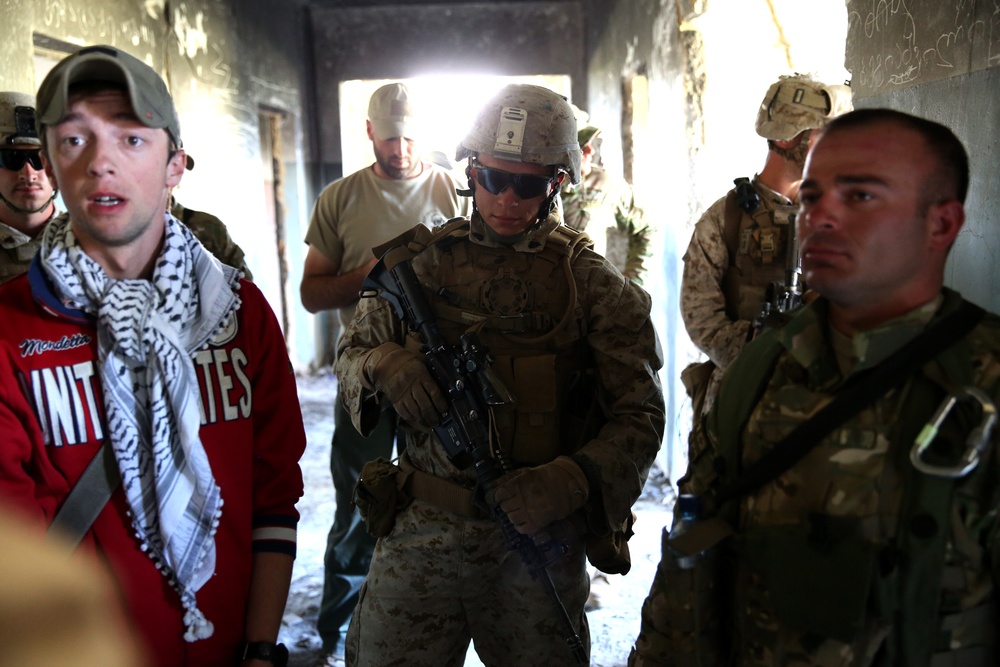 Marines and Georgians execute cordon and search training