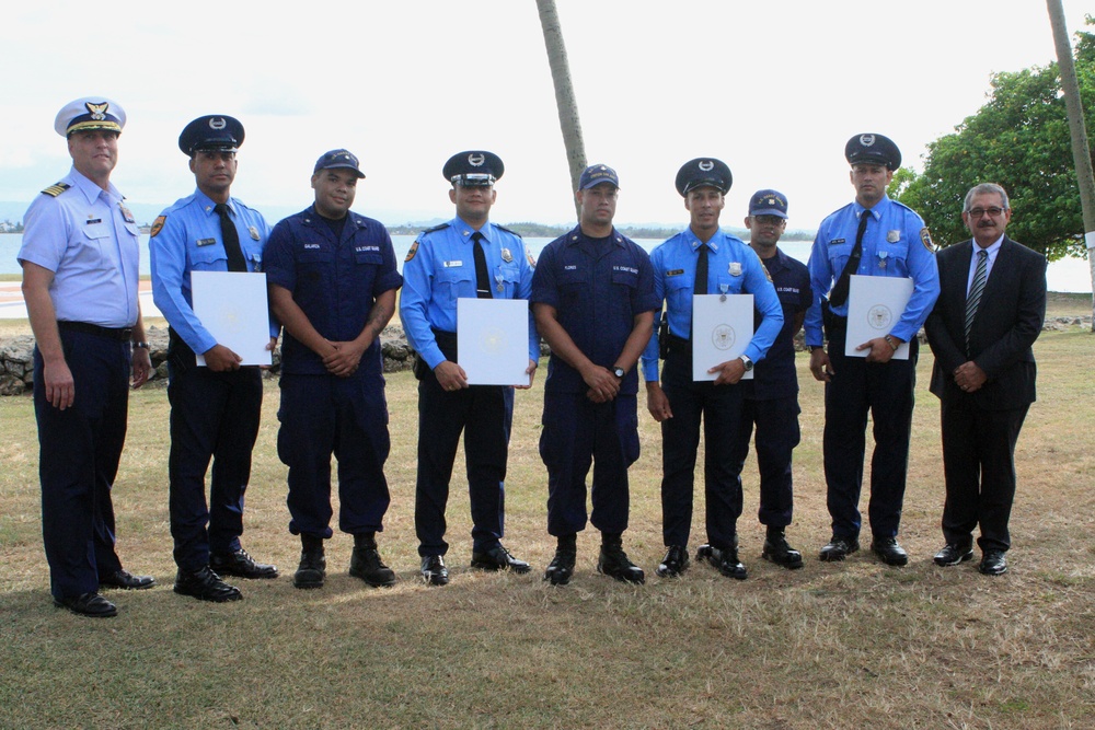 Puerto Rico Police Joint Forces of Rapid Action boat crew receives Coast Guard Meritorious Public Service Award