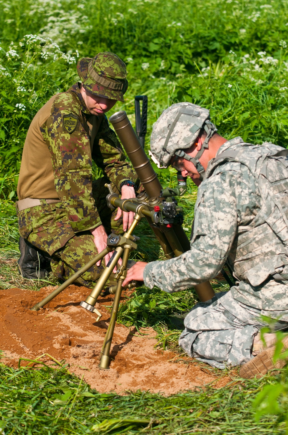 US, Estonian Mortar teams conduct live-fire training