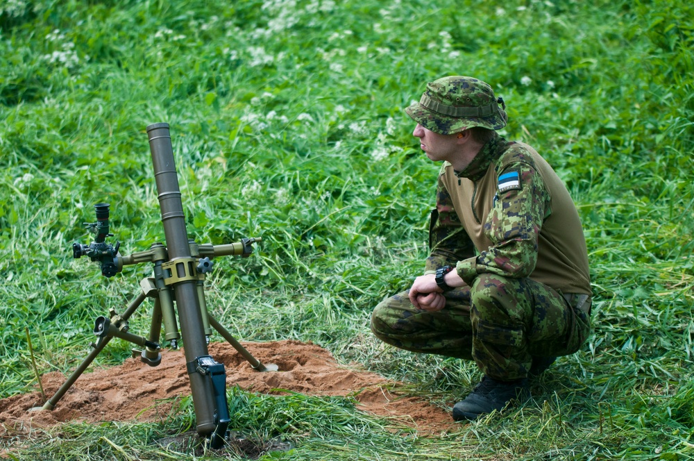 US, Estonian Mortar teams conduct live-fire training