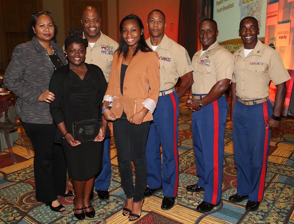 Marines Award Students with Excellence in Leadership Award