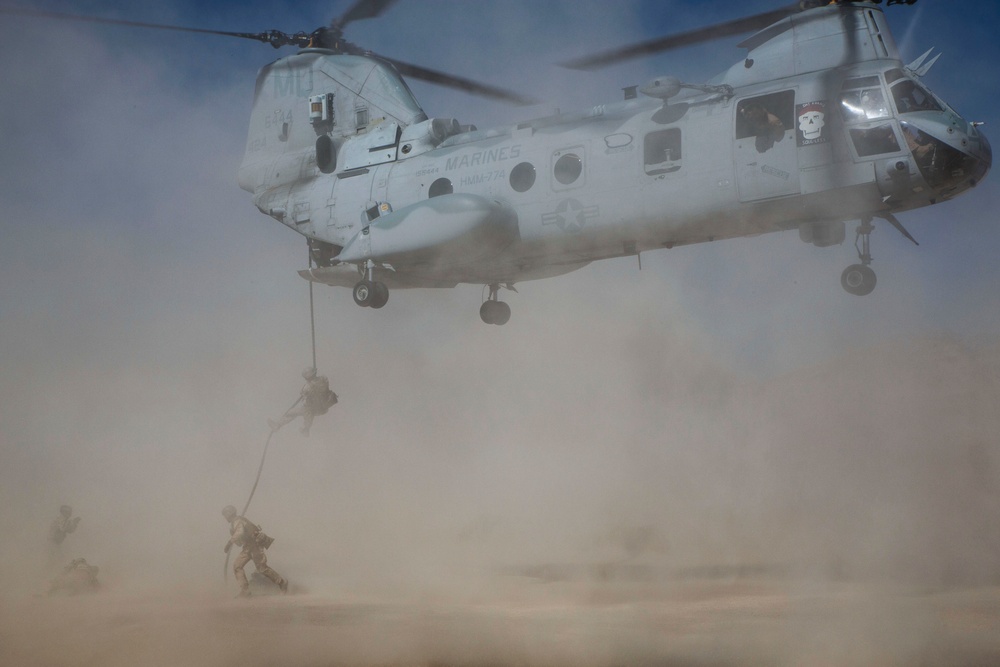 4th Recon Marines Fast Rope at ITX 4-14