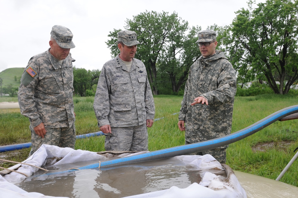 NGB vice chief visits Golden Coyote exercise