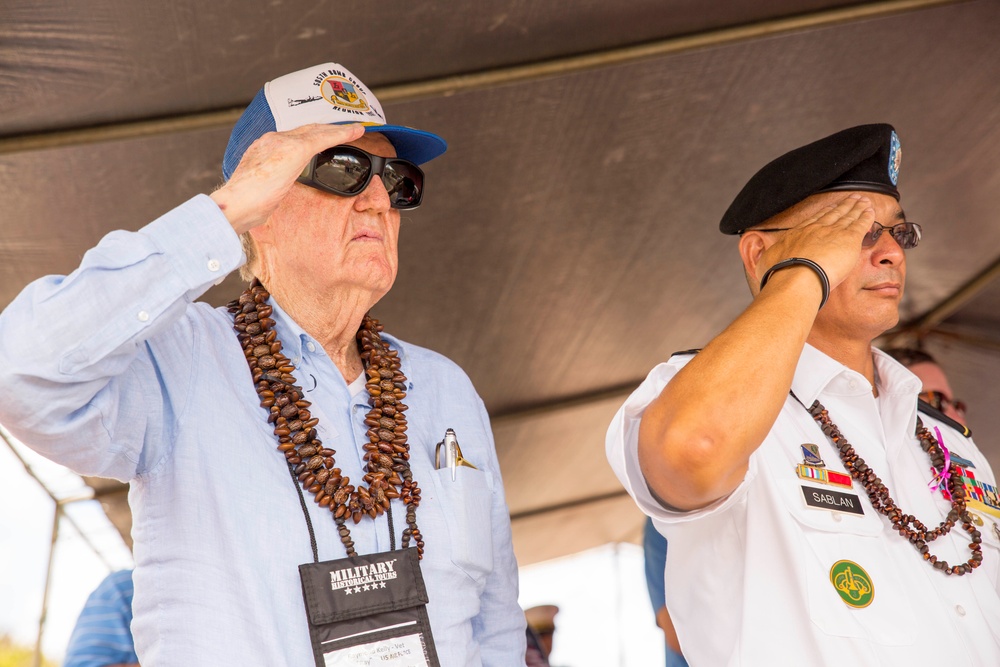 Service members pay tribute to WWII veterans