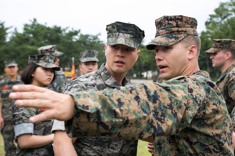 ROK, US Marines bond over firepower