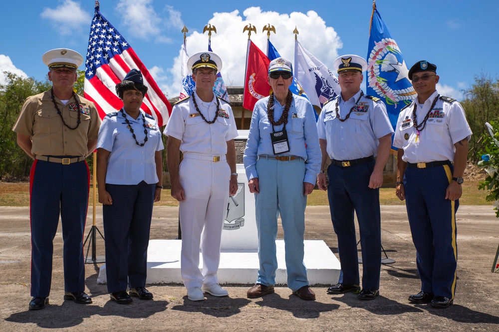 Service members pay tribute to WWII veterans