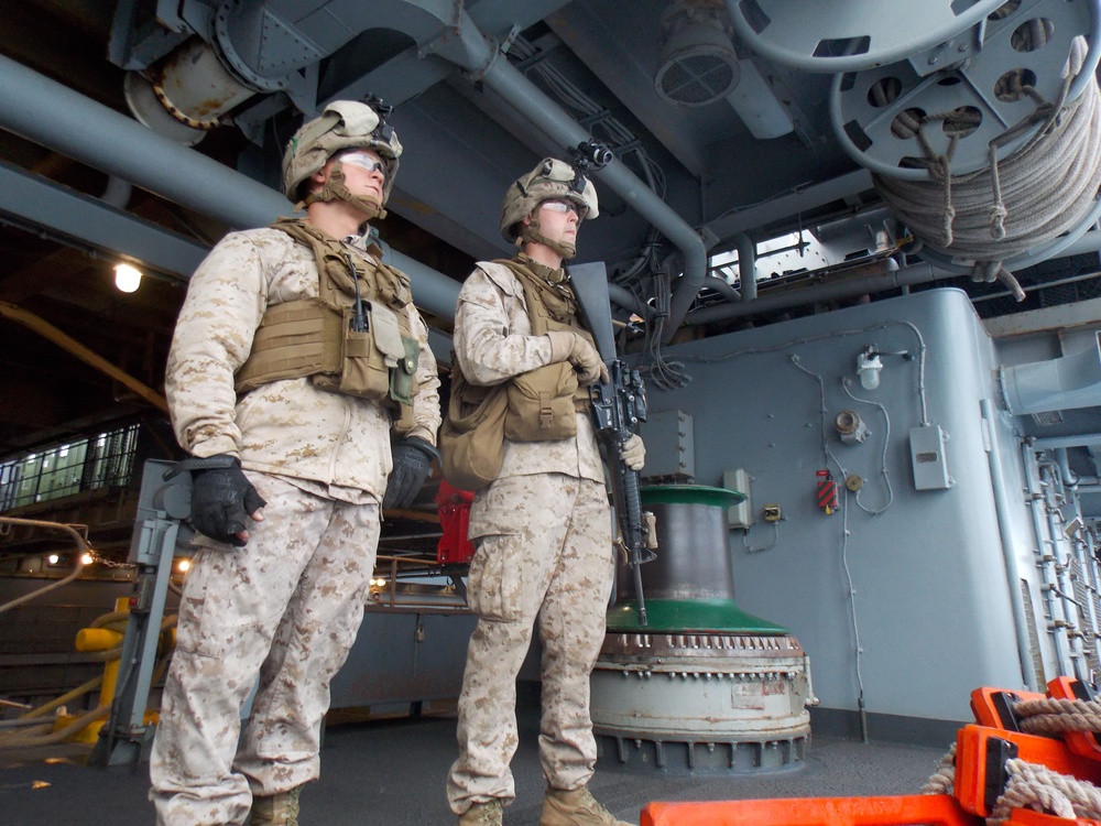 11th MEU Marines train for straits transit safety