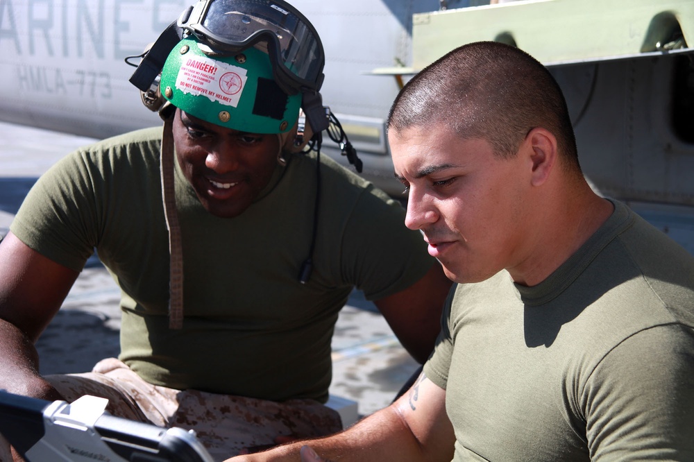 Marines Maintain Helicopter at ITX 6-14