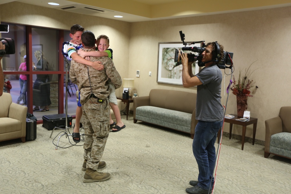 Marine surprises his children on Father's Day