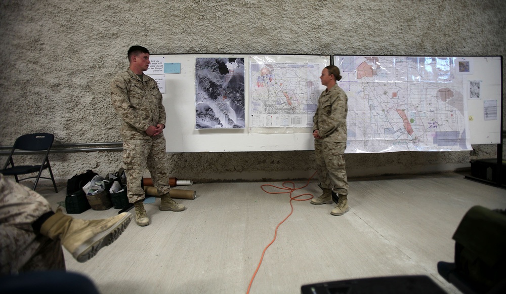 Intel Marines Brief Pilots at ITX 6-14