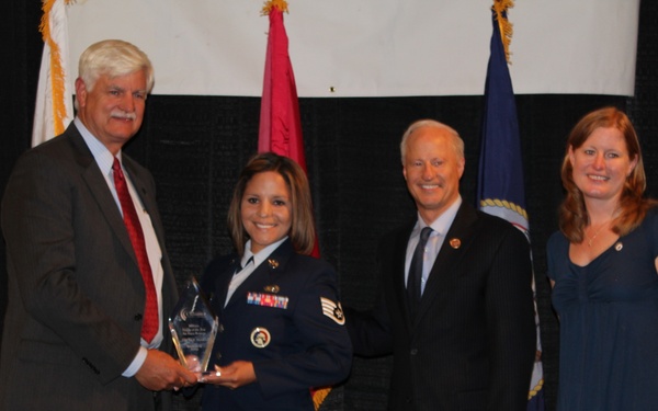 Air Force reservist recognized as AFRL’s best in Colorado