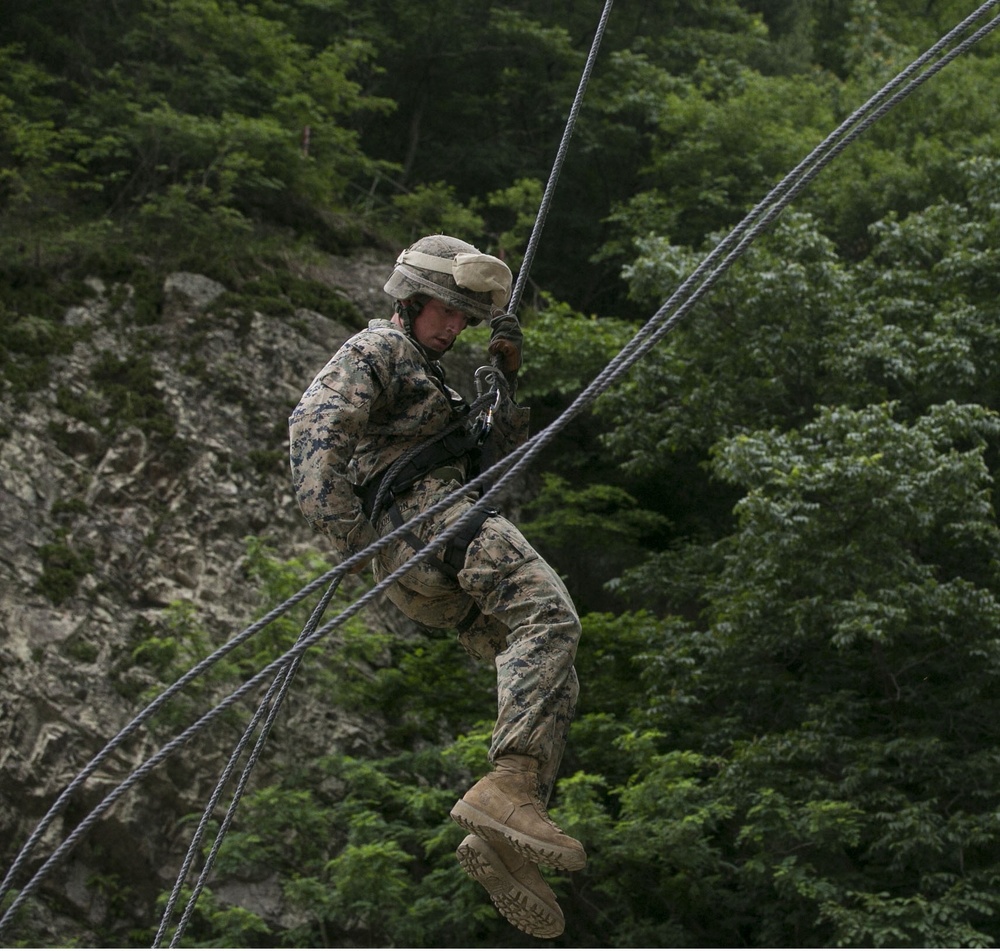 ROK soldiers, US Marines strap in for Mountain Warfare Training Course