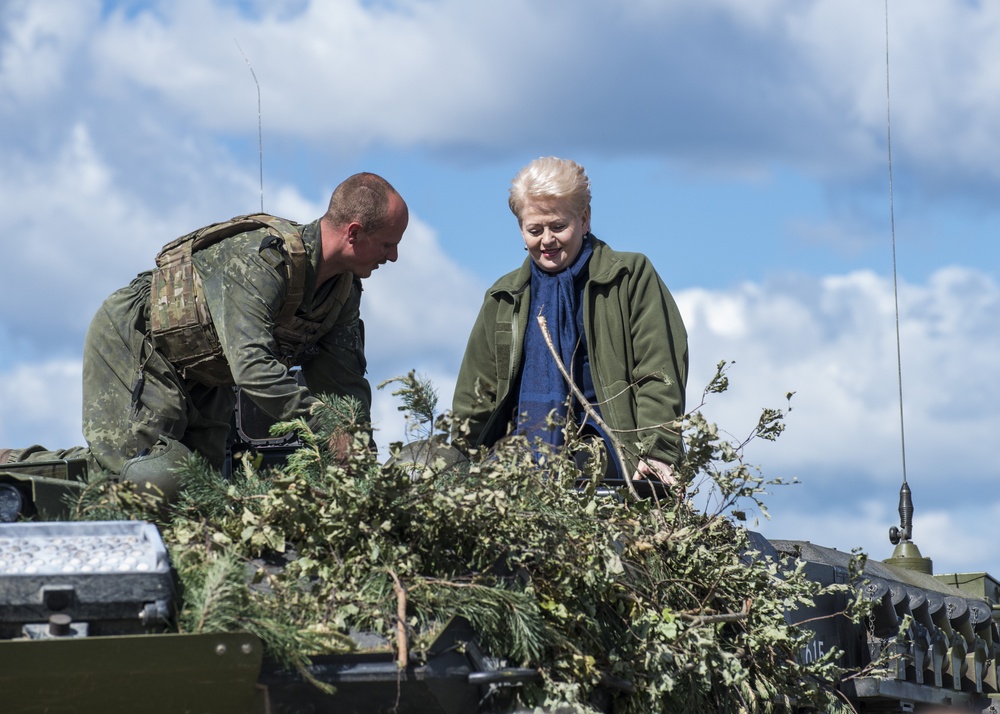 Lithuanian president visits Soldiers during Saber Strike 2014