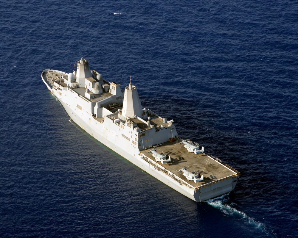 USS Mesa Verde underway