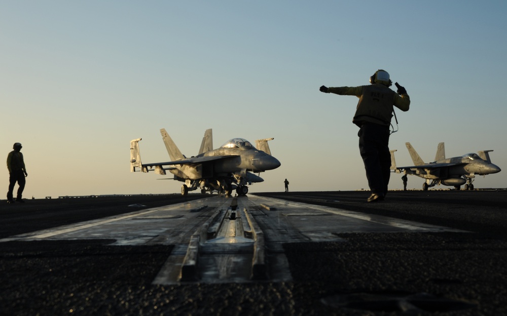 USS George H.W. Bush flight deck operations