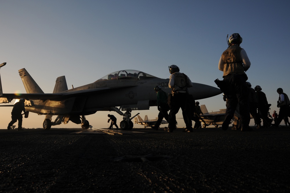 USS George H.W. Bush flight deck operations