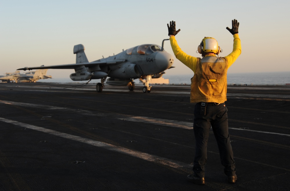 USS George H.W. Bush flight deck operations