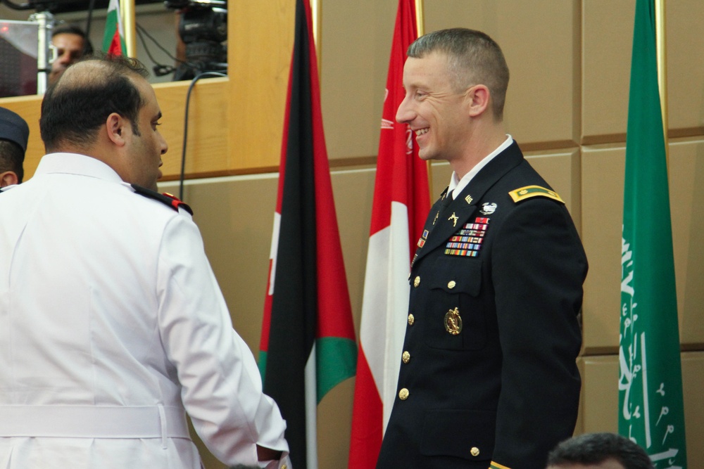 US Army major graduates from Kuwaiti command and staff college