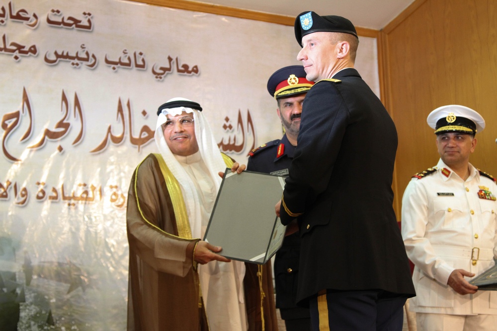 US Army major graduates from Kuwaiti command and staff college