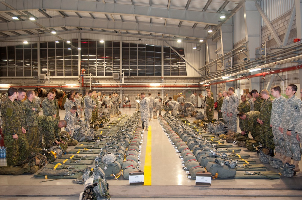 US, Canadian paratroopers perform airborne jump in Poland