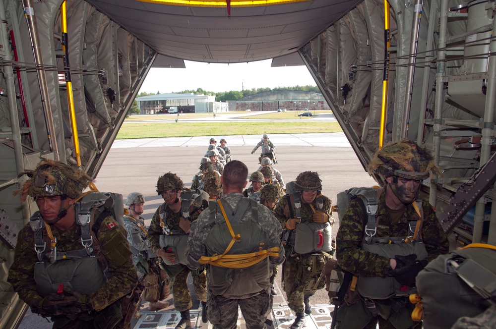 US, Canadian paratroopers perform airborne jump in Poland