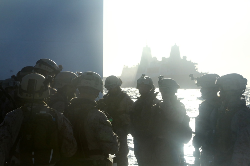 11th MEU Maritime Raid Force executes visit, board, search and seizure training exercise