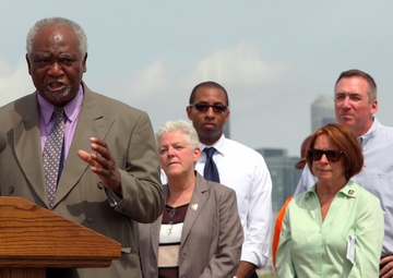 Corps of Engineers, Mayor Emanuel attend press conference for Chicago's Northerly Island