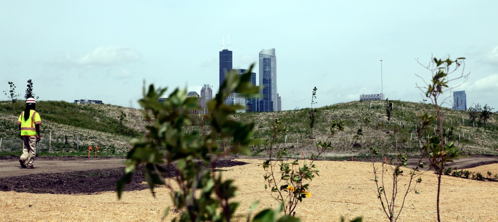 Corps of Engineers, Mayor Emanuel attend press conference for Chicago's Northerly Island